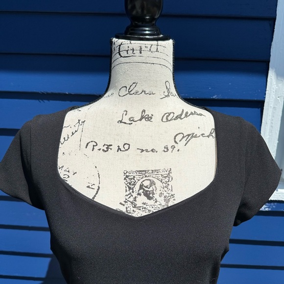 Express dress - Picture 3 of 4